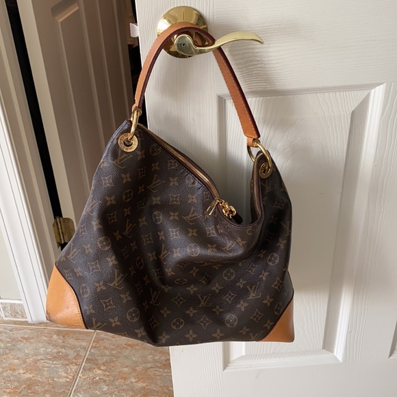 Large Louis Vuitton shoulder bag- Authentic - Picture 3 of 8